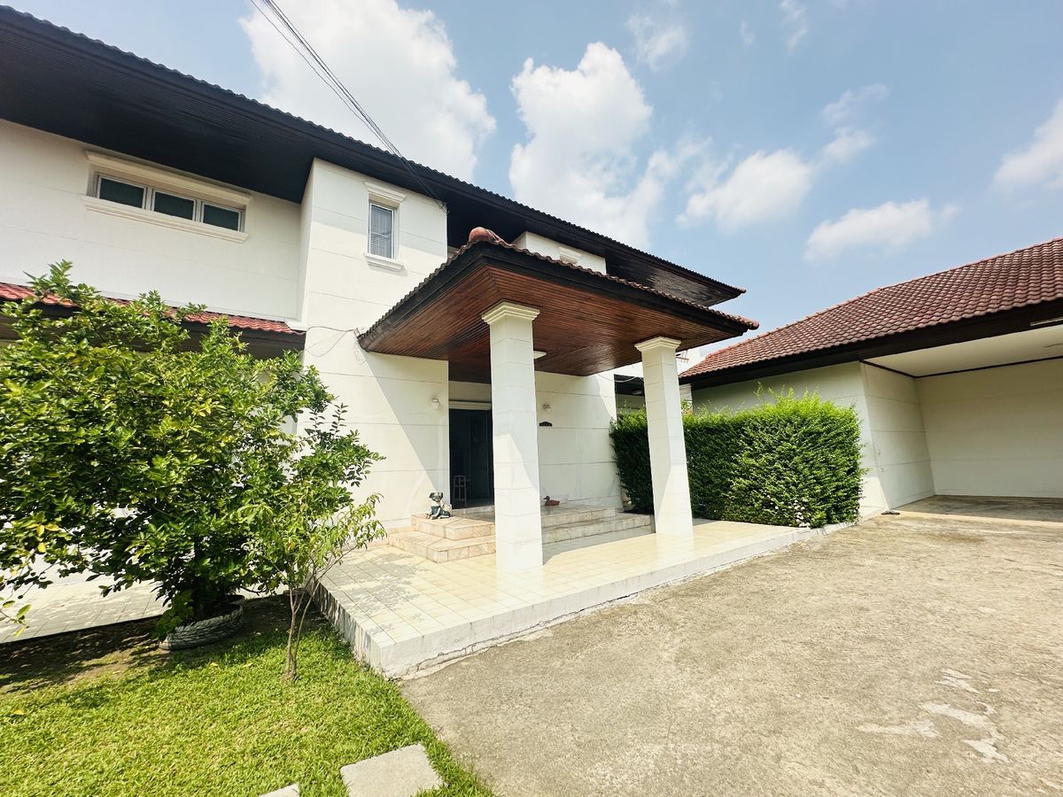 For SaleHousePathum Thani,Rangsit, Thammasat : House for sale Muang Ek Village, big house, good condition, area of 324 sq.w., behind the house next to the waterfront, Soi Ekarat 6, Lak Hok Subdistrict, Mueang Pathum Thani District Pathum Thani Province