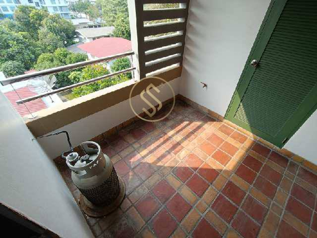 For RentAri,Anusaowaree : Luxury apartment for rent in the heart of Ari, 3 bedrooms, 3 bathrooms, 1 large kitchen, 200 sqm.