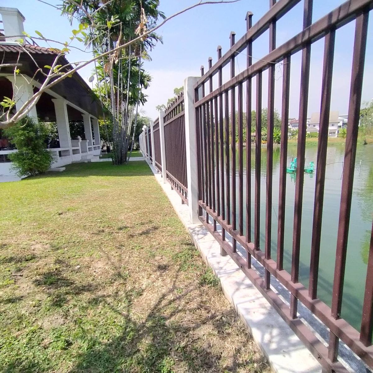 For SaleHousePathum Thani,Rangsit, Thammasat : House for sale Muang Ek Village, big house, good condition, area of 324 sq.w., behind the house next to the waterfront, Soi Ekarat 6, Lak Hok Subdistrict, Mueang Pathum Thani District Pathum Thani Province