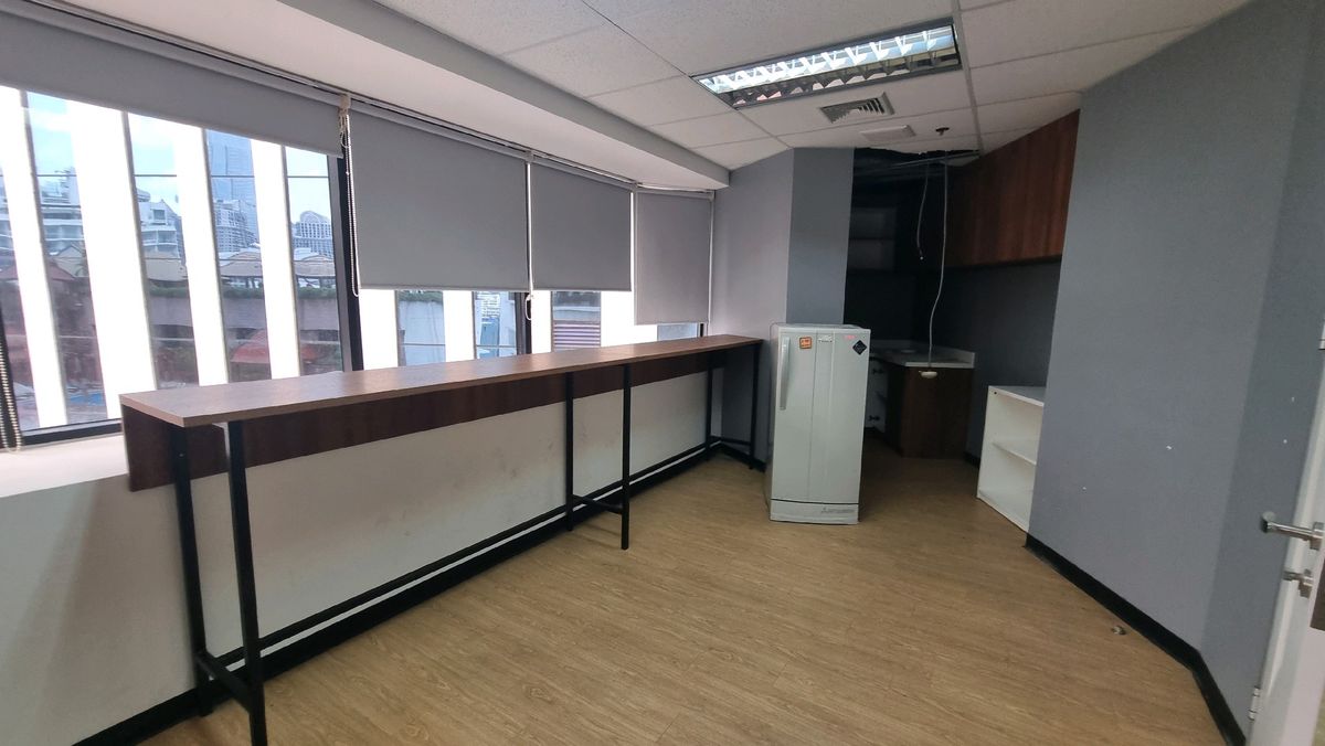 ให้เช่าสำนักงานนานา : Bts นานา ให้เช่าออฟฟิศตกแต่งเรียบร้อย 430 ตร.ม. พร้อมเฟอร์นิเจอร์ ย้ายเข้ามาทำงานได้เลย
