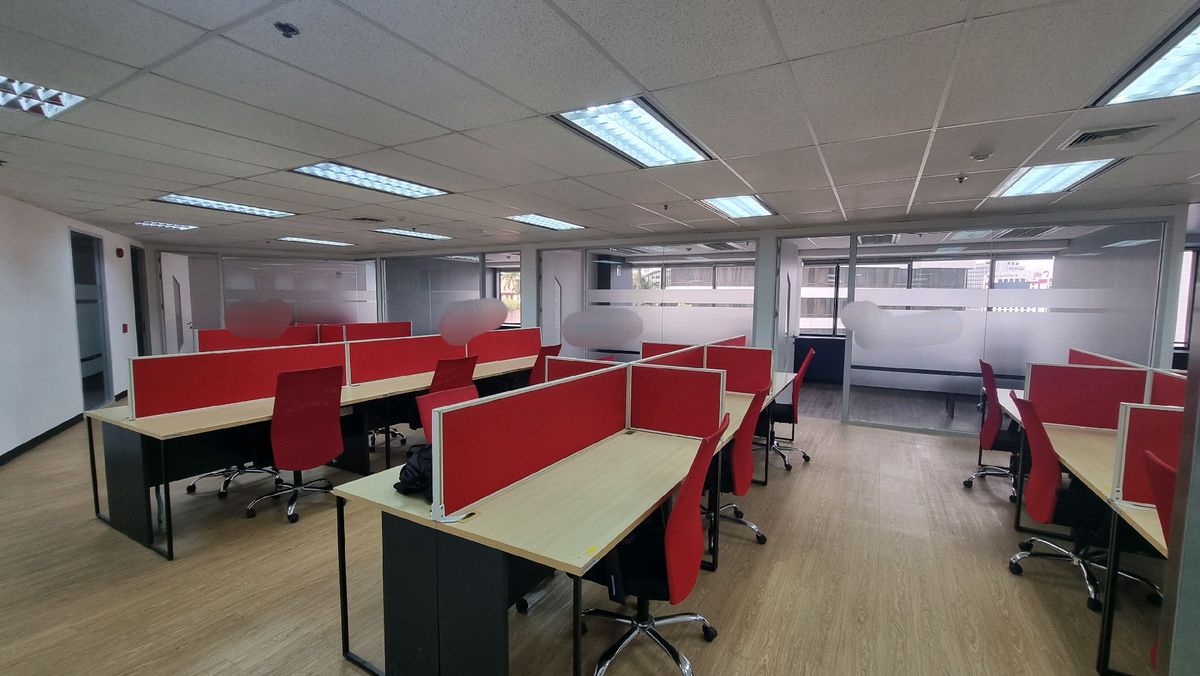 ให้เช่าสำนักงานนานา : Bts นานา ให้เช่าออฟฟิศตกแต่งเรียบร้อย 430 ตร.ม. พร้อมเฟอร์นิเจอร์ ย้ายเข้ามาทำงานได้เลย