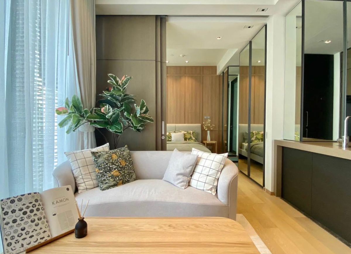 For RentCondoWitthayu, Chidlom, Langsuan, Ploenchit : ✨28 Chidlom✨Luxury 1B 1B size 39, City view, Fully furnished, Nice interior, Rent 47,000 THB/month (Fern 081-5965196)