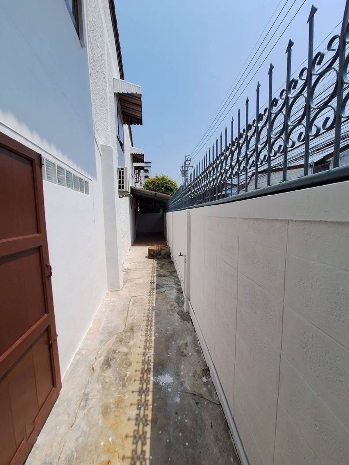 ขายทาวน์โฮมพระราม 2 บางขุนเทียน : ทาวน์เฮ้าส์ ริมถนน พระราม2 หลัง รพ.บางมด สินทวี วิลล่า, กรุงเทพ