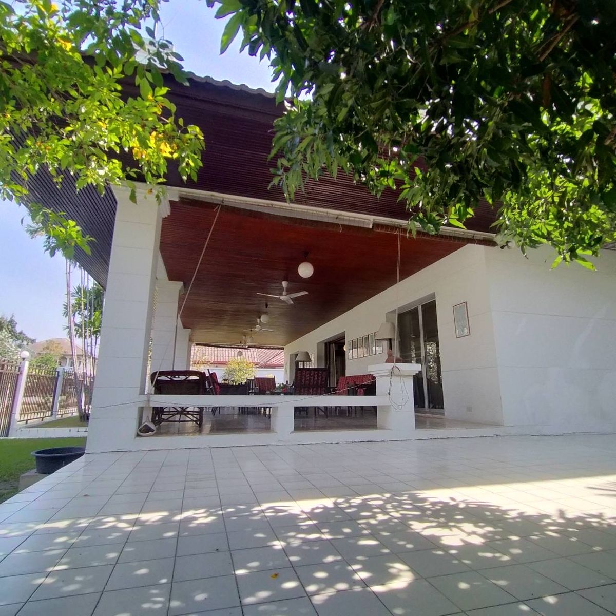 For SaleHousePathum Thani,Rangsit, Thammasat : House for sale Muang Ek Village, big house, good condition, area of 324 sq.w., behind the house next to the waterfront, Soi Ekarat 6, Lak Hok Subdistrict, Mueang Pathum Thani District Pathum Thani Province