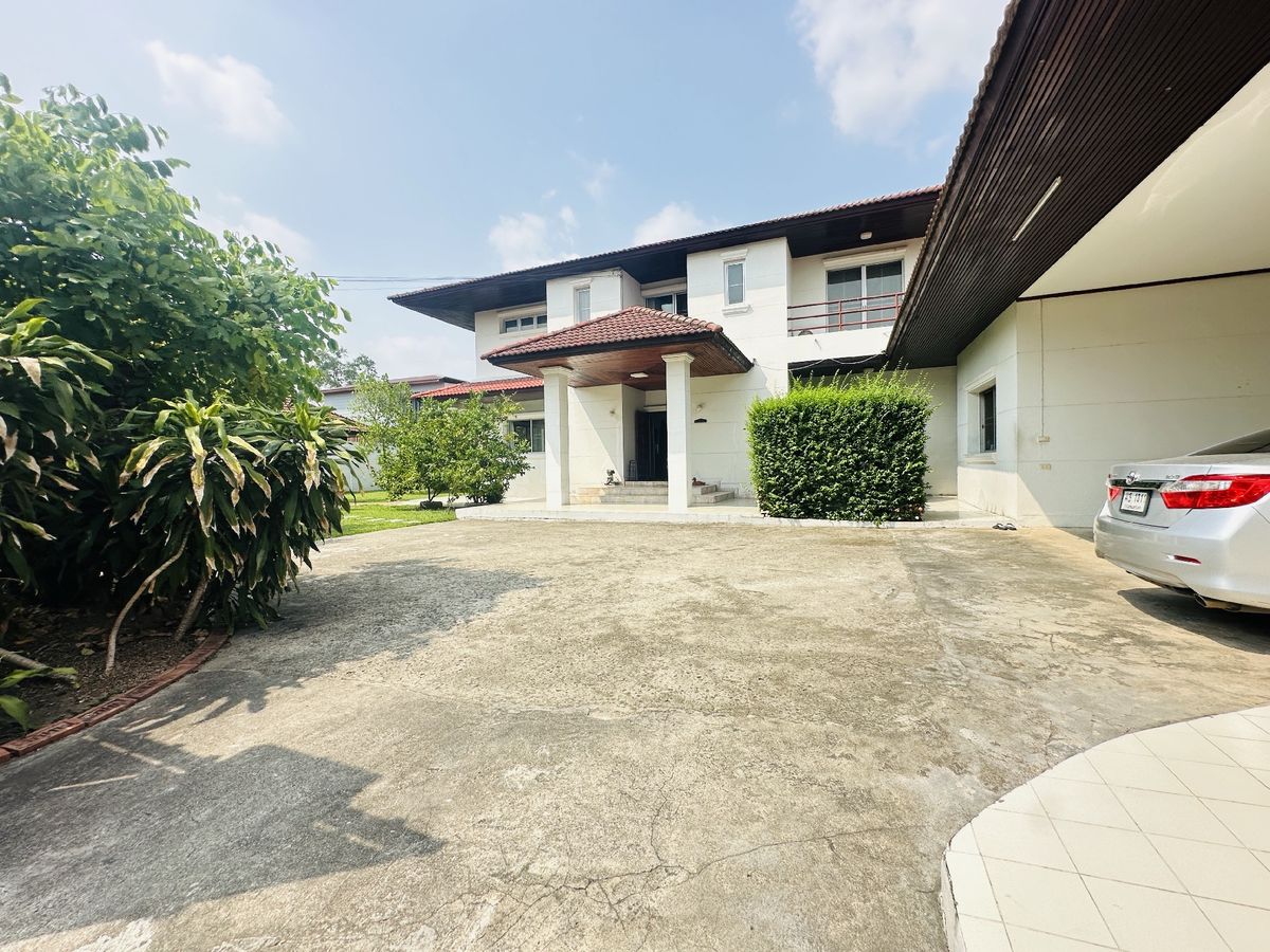 For SaleHousePathum Thani,Rangsit, Thammasat : House for sale Muang Ek Village, big house, good condition, area of 324 sq.w., behind the house next to the waterfront, Soi Ekarat 6, Lak Hok Subdistrict, Mueang Pathum Thani District Pathum Thani Province