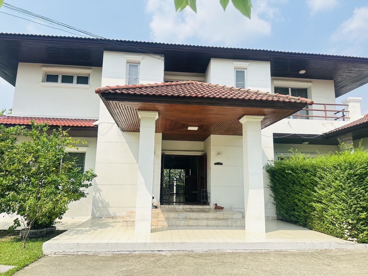 For SaleHousePathum Thani,Rangsit, Thammasat : House for sale Muang Ek Village, big house, good condition, area of 324 sq.w., behind the house next to the waterfront, Soi Ekarat 6, Lak Hok Subdistrict, Mueang Pathum Thani District Pathum Thani Province