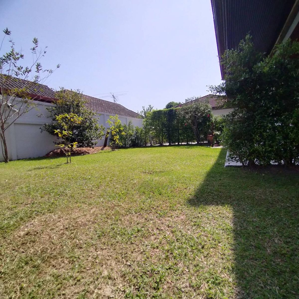 For SaleHousePathum Thani,Rangsit, Thammasat : House for sale Muang Ek Village, big house, good condition, area of 324 sq.w., behind the house next to the waterfront, Soi Ekarat 6, Lak Hok Subdistrict, Mueang Pathum Thani District Pathum Thani Province