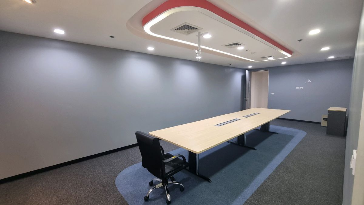 ให้เช่าสำนักงานนานา : Bts นานา ให้เช่าออฟฟิศตกแต่งเรียบร้อย 430 ตร.ม. พร้อมเฟอร์นิเจอร์ ย้ายเข้ามาทำงานได้เลย