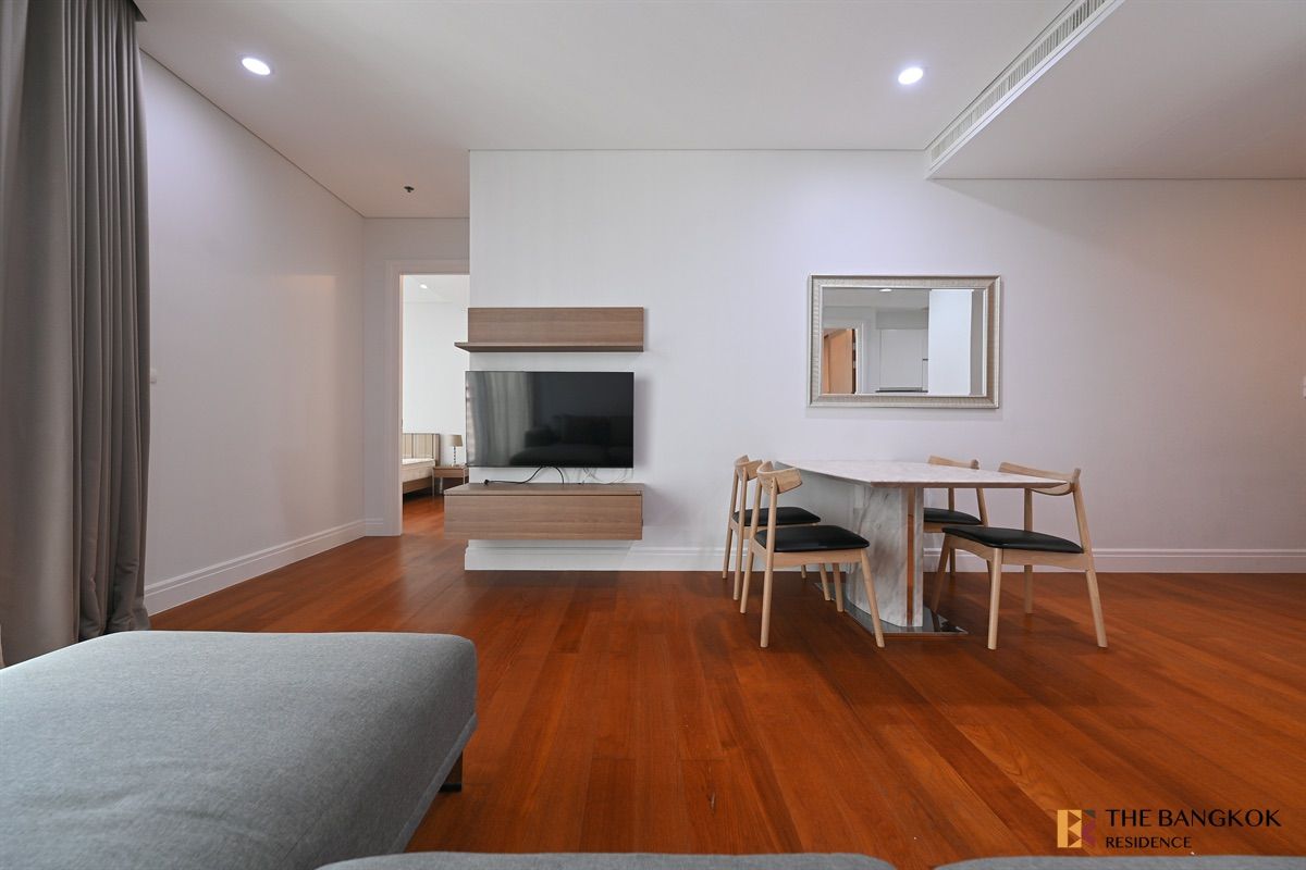 ให้เช่าคอนโดสุขุมวิท อโศก ทองหล่อ : Bright 24 – Elegant 2B2B, Comfort Living in the Heart of Phrom Phong by Chris