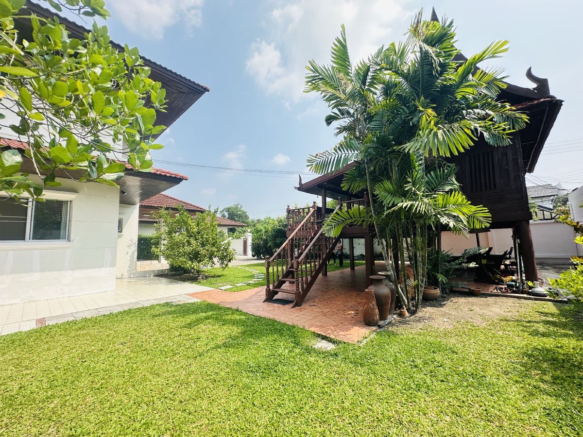 For SaleHousePathum Thani,Rangsit, Thammasat : House for sale Muang Ek Village, big house, good condition, area of 324 sq.w., behind the house next to the waterfront, Soi Ekarat 6, Lak Hok Subdistrict, Mueang Pathum Thani District Pathum Thani Province