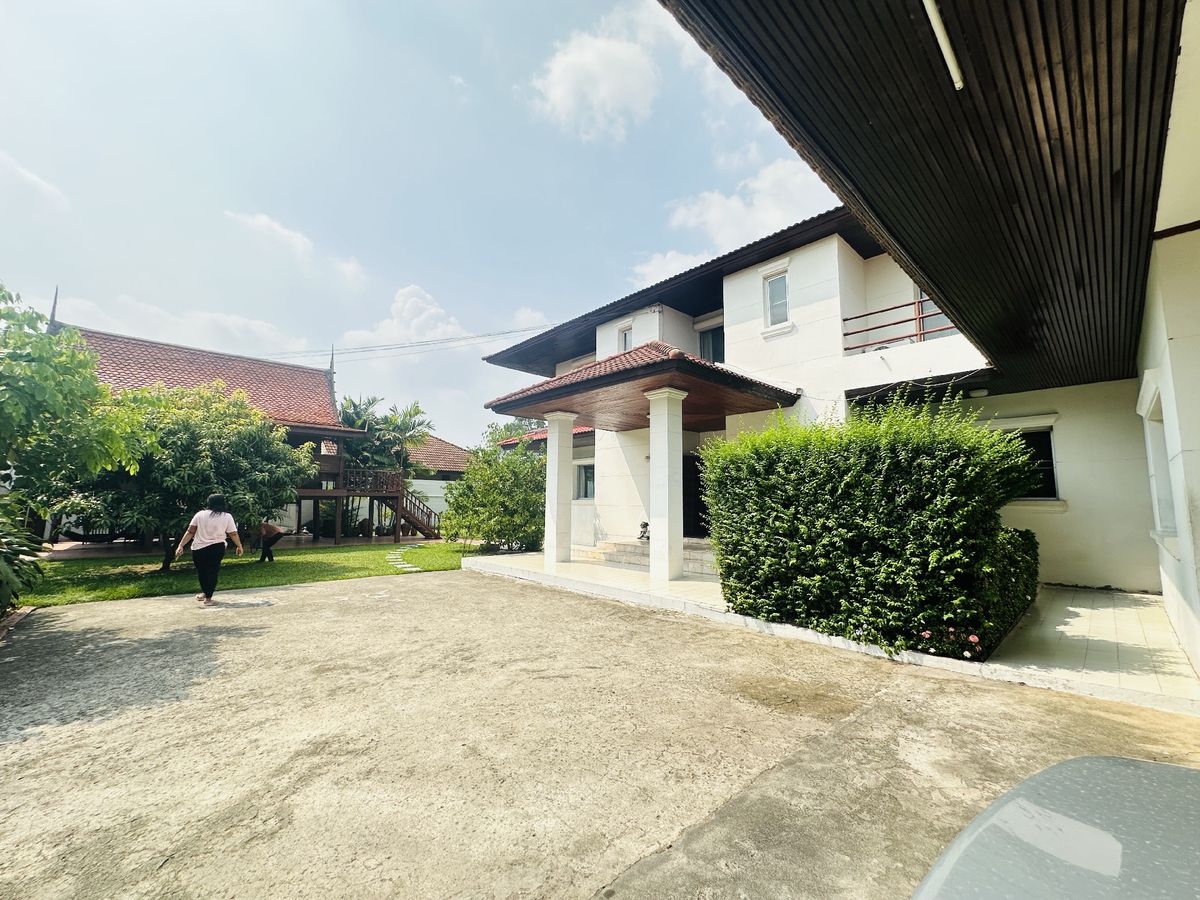 For SaleHousePathum Thani,Rangsit, Thammasat : House for sale Muang Ek Village, big house, good condition, area of 324 sq.w., behind the house next to the waterfront, Soi Ekarat 6, Lak Hok Subdistrict, Mueang Pathum Thani District Pathum Thani Province