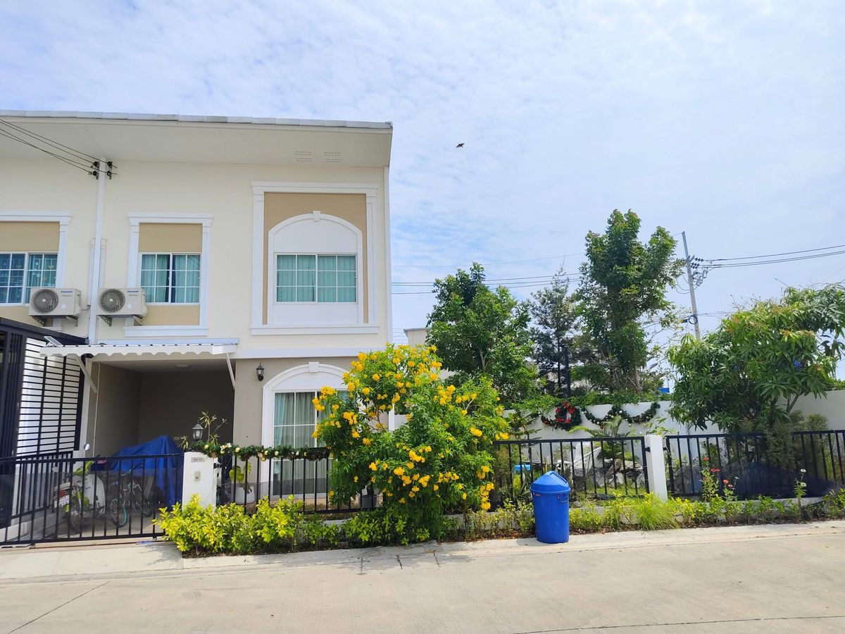 For RentTownhomeSamut Prakan,Samrong : Rent a Townhome Lio Thepharak - Bang Na 2, near the air market, Big C Bang Phli
