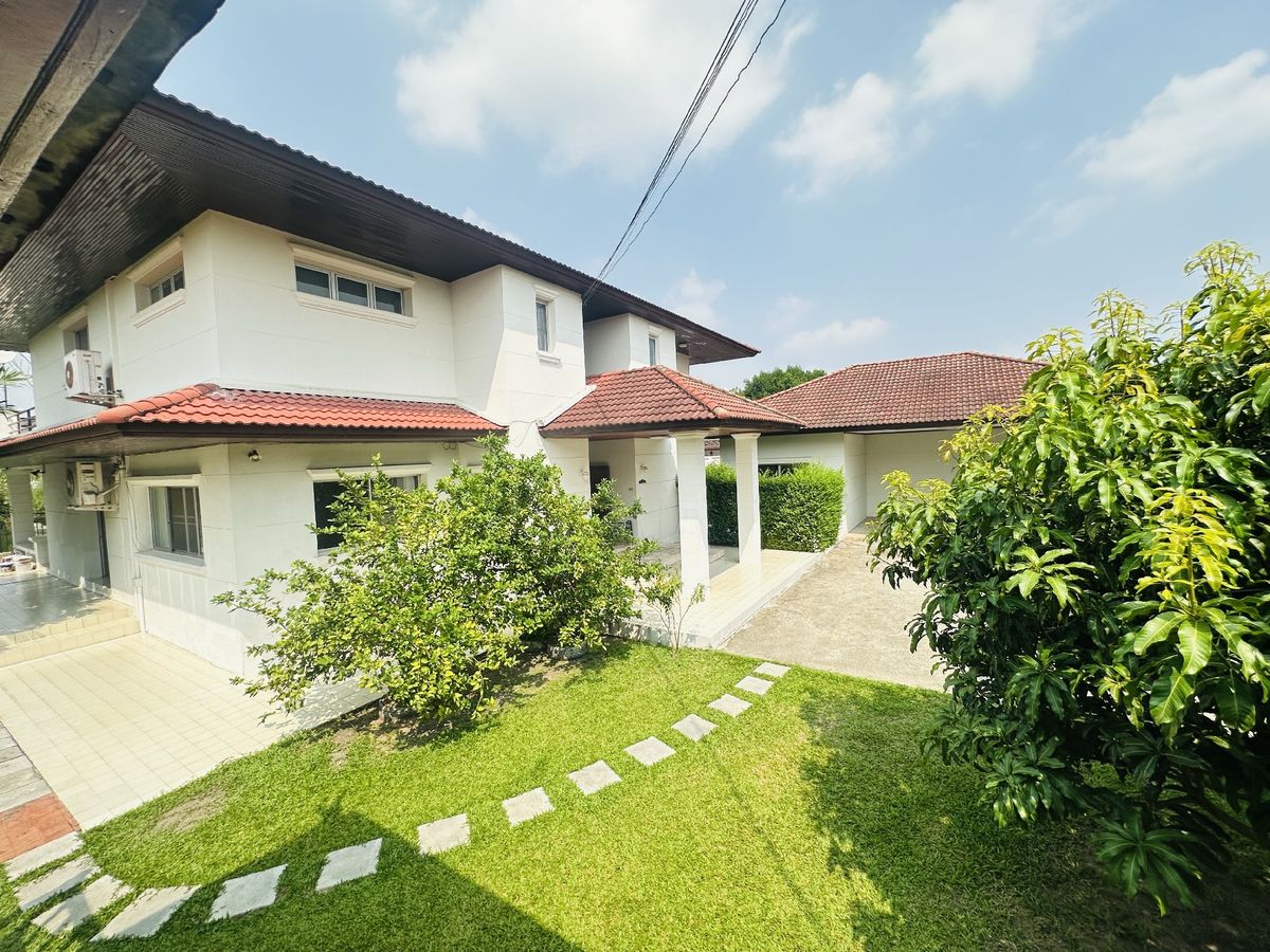 For SaleHousePathum Thani,Rangsit, Thammasat : House for sale Muang Ek Village, big house, good condition, area of 324 sq.w., behind the house next to the waterfront, Soi Ekarat 6, Lak Hok Subdistrict, Mueang Pathum Thani District Pathum Thani Province
