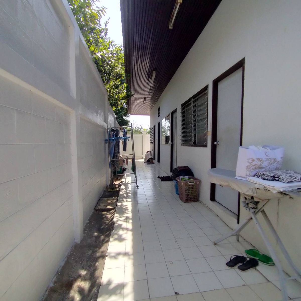 For SaleHousePathum Thani,Rangsit, Thammasat : House for sale Muang Ek Village, big house, good condition, area of 324 sq.w., behind the house next to the waterfront, Soi Ekarat 6, Lak Hok Subdistrict, Mueang Pathum Thani District Pathum Thani Province