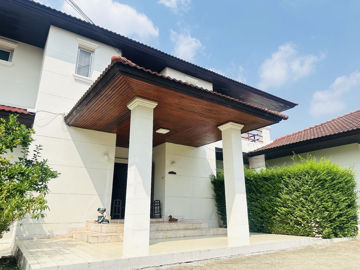 For SaleHousePathum Thani,Rangsit, Thammasat : House for sale Muang Ek Village, big house, good condition, area of 324 sq.w., behind the house next to the waterfront, Soi Ekarat 6, Lak Hok Subdistrict, Mueang Pathum Thani District Pathum Thani Province