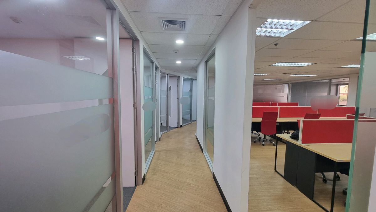 ให้เช่าสำนักงานนานา : Bts นานา ให้เช่าออฟฟิศตกแต่งเรียบร้อย 430 ตร.ม. พร้อมเฟอร์นิเจอร์ ย้ายเข้ามาทำงานได้เลย