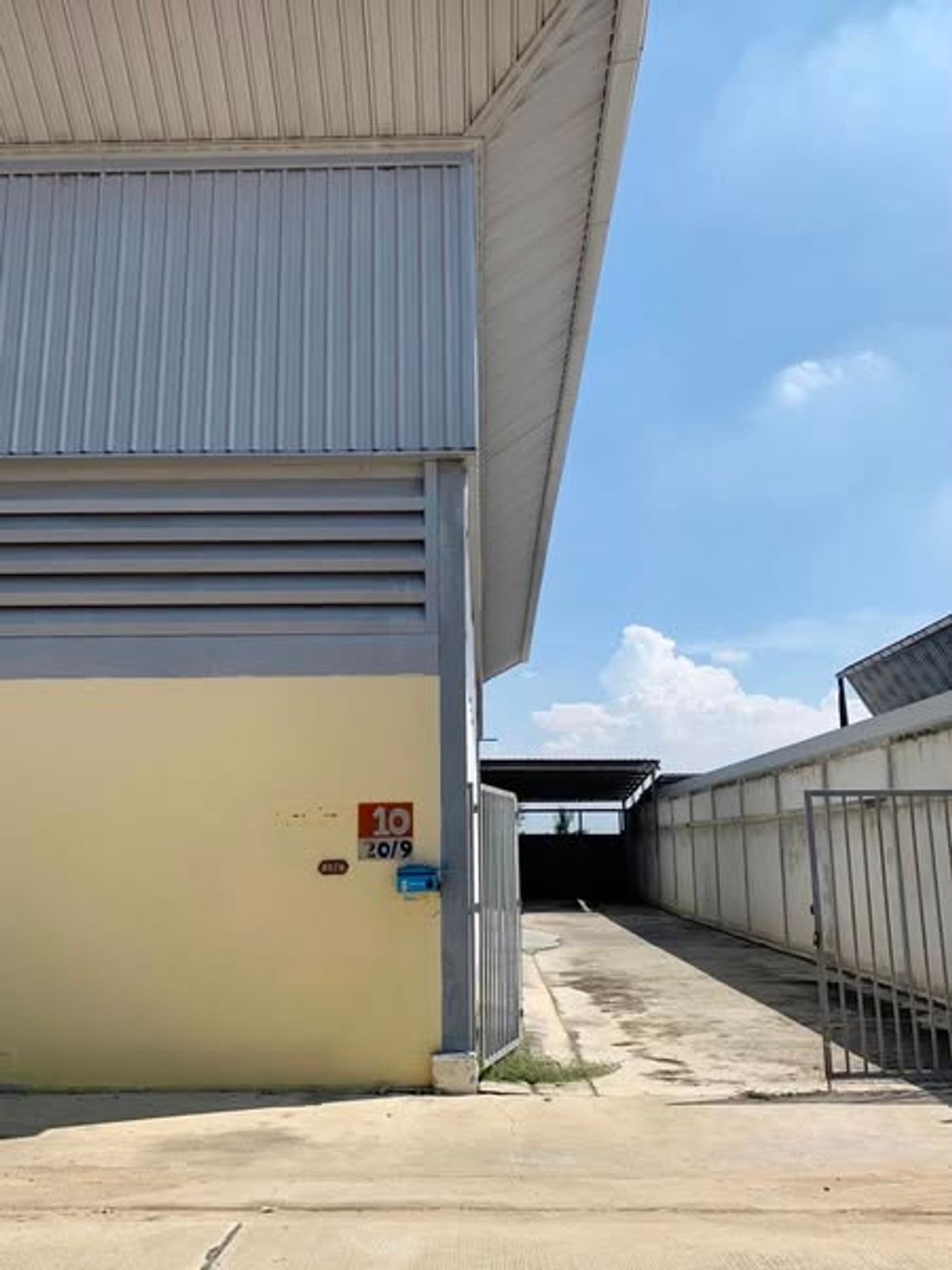 For RentWarehouseNonthaburi, Bang Yai, Bangbuathong : Warehouse rental/Sai Noi Factory Nonthaburi 530 sqm. Cheap price!