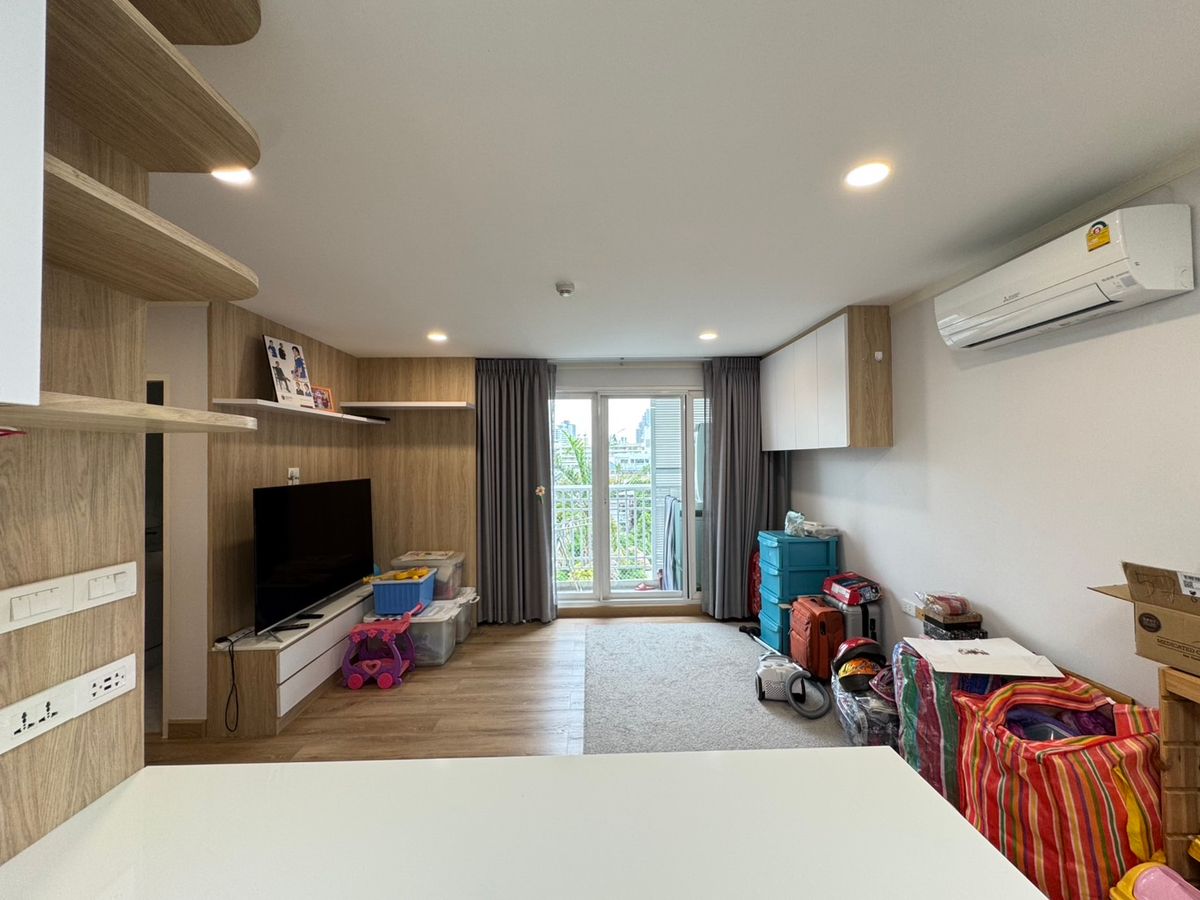 ขายคอนโดสาทร นราธิวาส : Baan Siri Sathorn / 2 Bedrooms (FOR SALE), บ้าน สิริ สาทร / 2 ห้องนอน (ขาย) DO611