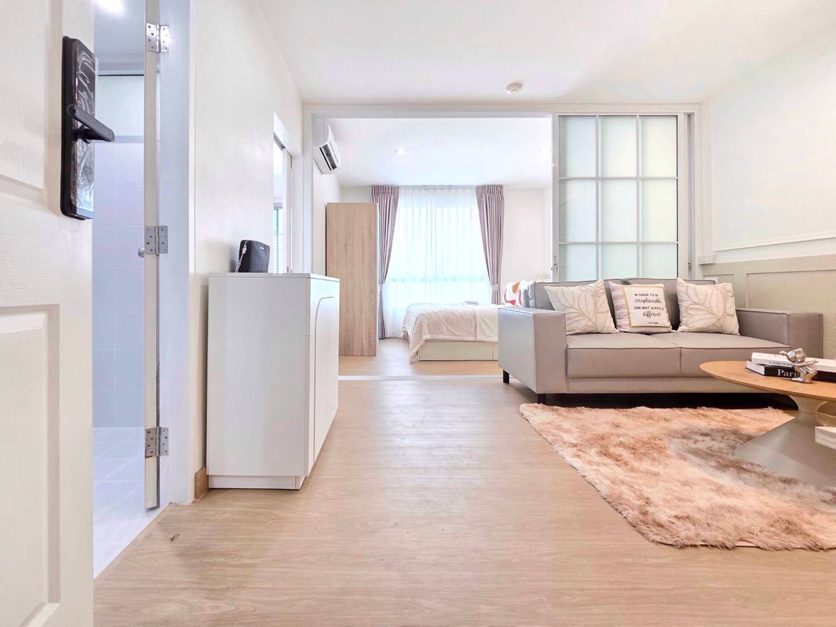 For SaleCondoKasetsart, Ratchayothin : 🏢 Good condo, location in the city center, a large room near Plaza Lagoon, just a few minutes, worth more than anyone else! 🌳 Double U Condominium Ladprao-Wang Hin 🌳