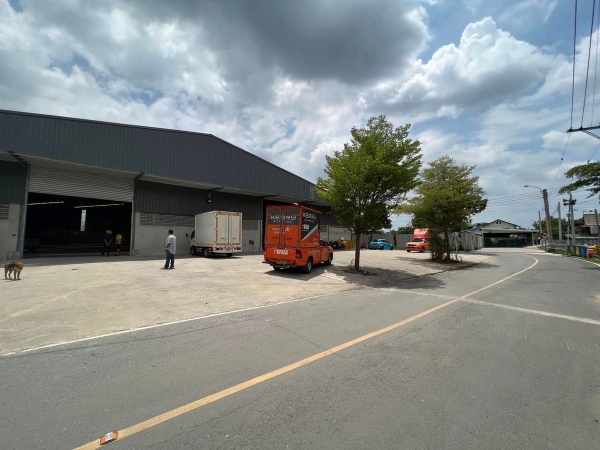 For RentWarehouseRama5, Ratchapruek, Bangkruai : Rent a warehouse of 1,450 square meters of living space, Nakorn In Road, Bang Khanun, Bang Kruai, near Lotus Nakhon In
