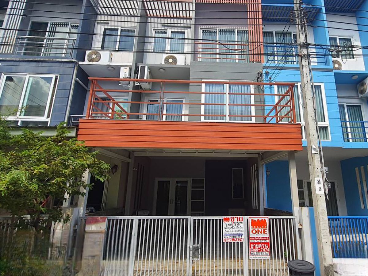 TownhomeNawamin, Ramindra : 3 -layer Town Home, Golden Location, near the beautiful pink line, ready to be at Greenz Ram Inthra University Project