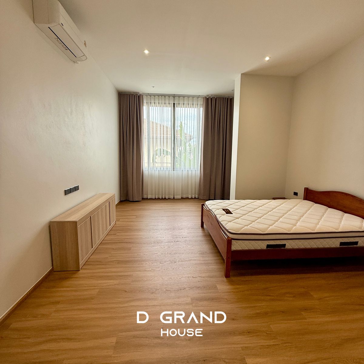 ขายบ้านปิ่นเกล้า จรัญสนิทวงศ์ : ขายบ้านใหม่ สไตล์โมเดิร์น พร้อมลิฟต์ สระว่ายน้ำ & โซลาร์เซลล์ ติด Paseo Park กาญจนาฯ 