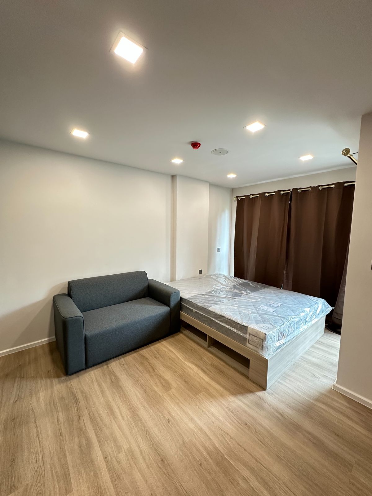 For RentCondoMin Buri, Romklao : Ready to enter this April 11 ⭐ Rent a condo urgently The new room has never been rented. Good quality, reasonable price at Atmos Flow Min Buri / near the Pink Line Minburi Market Station
