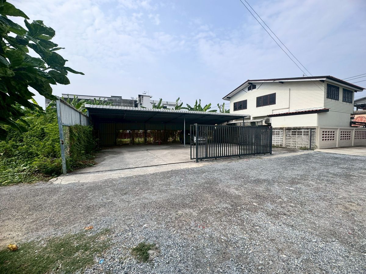 ขายที่ดินอ่อนนุช อุดมสุข : ขายที่ดิน ซอยอ่อนนุช 39 ถมแล้ว ขนาด 45 ตารางวา ขายพร้อมผู้เช่า ใกล้รถไฟฟ้าสายสีเหลือง (N.1656)