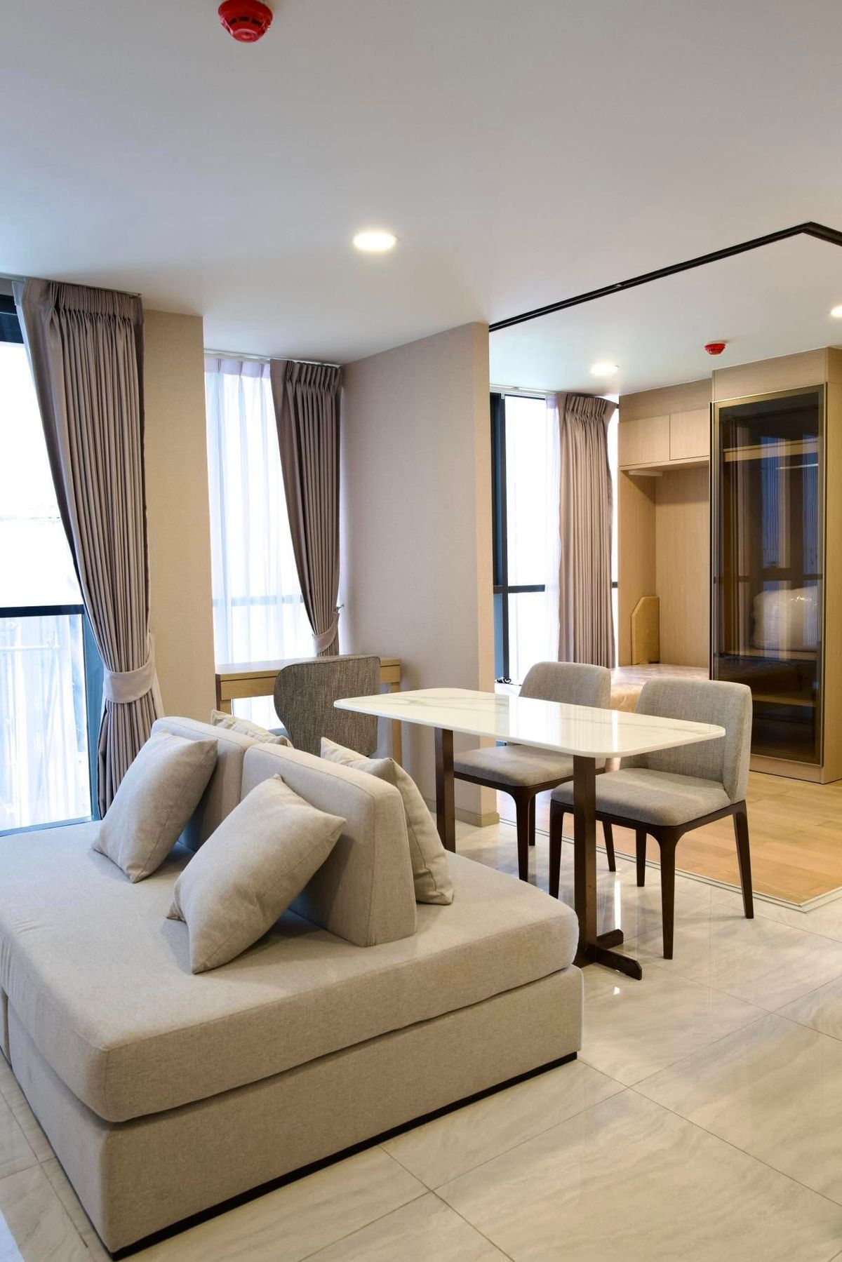ขายคอนโดสุขุมวิท อโศก ทองหล่อ : ขายคอนโด Walden Asoke 2 ห้องนอน 2 ห้องน้ำ ขนาด 48.25 ชั้น 4 ราคา 7,800,000 บาท