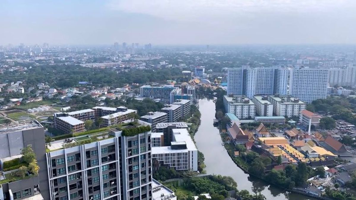 ให้เช่าคอนโดอ่อนนุช อุดมสุข : 🏢 คอนโดย่านอ่อนนุช ว่างพร้อมให้เช่า The Base Park West 2 ห้องนอน 1 ห้องน้ำ วิวฮาบิโตะ มองเห็นคุ้งน้ำและวิวเมืองสวยมาก! ✨