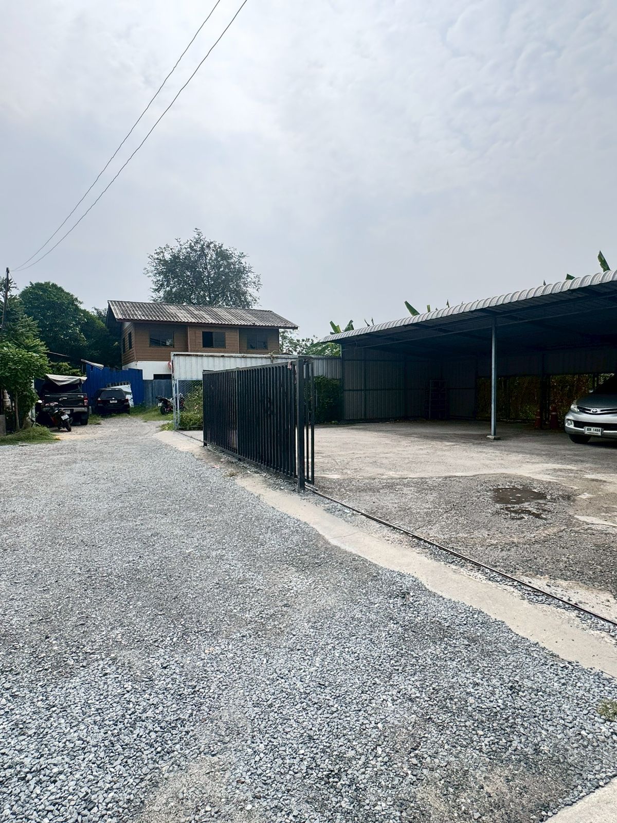 ขายที่ดินอ่อนนุช อุดมสุข : ขายที่ดิน ซอยอ่อนนุช 39 ถมแล้ว ขนาด 45 ตารางวา ขายพร้อมผู้เช่า ใกล้รถไฟฟ้าสายสีเหลือง (N.1656)