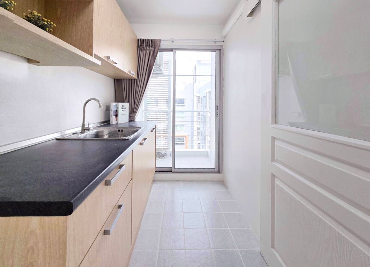 For SaleCondoKasetsart, Ratchayothin : 🏢 Good condo, location in the city center, a large room near Plaza Lagoon, just a few minutes, worth more than anyone else! 🌳 Double U Condominium Ladprao-Wang Hin 🌳