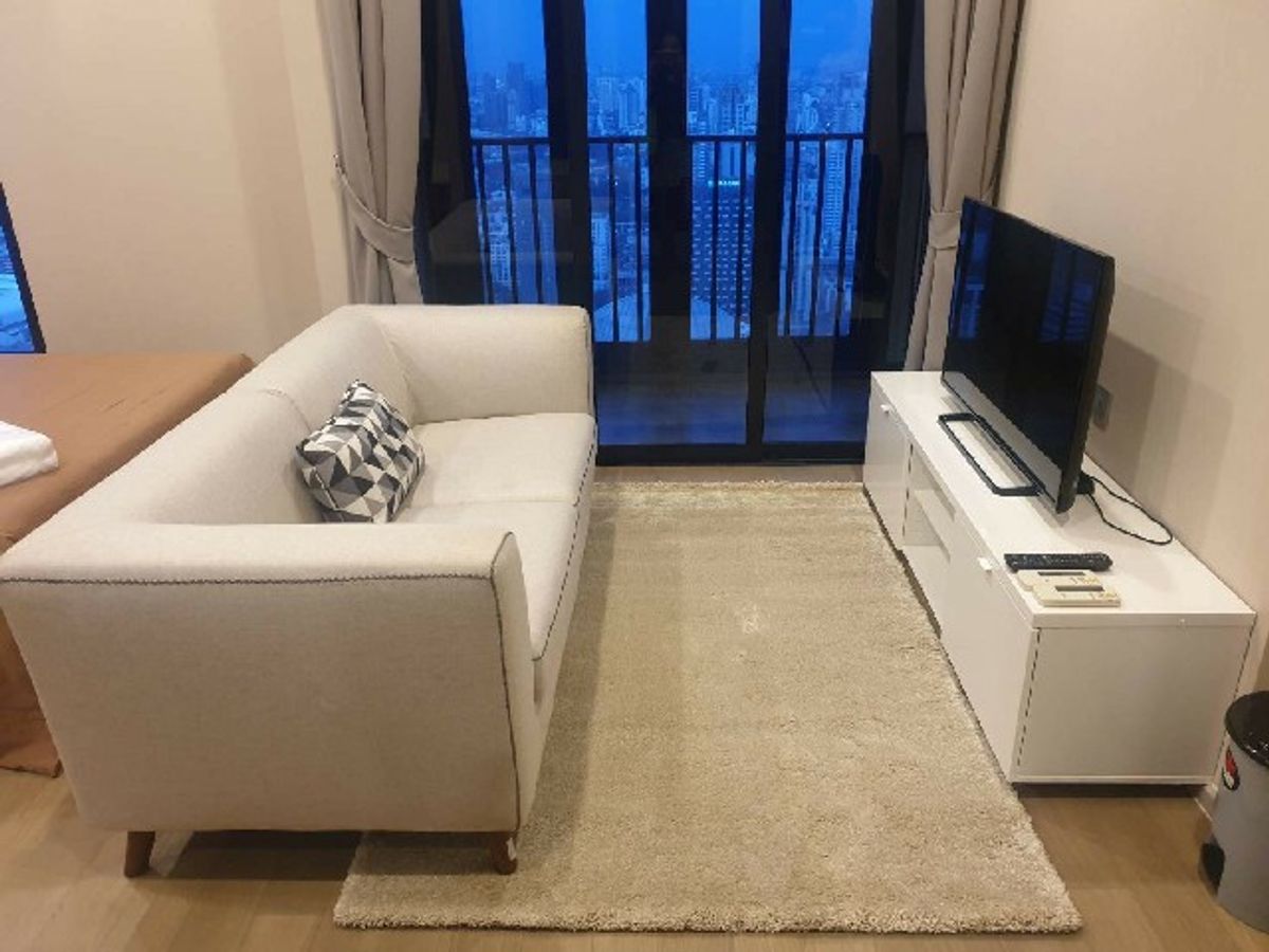 For RentCondoSukhumvit, Asoke, Thonglor : High floor 1 bed 1 bath 35 sqm condo at Ashton Asoke for rent 30,000THB per month, Sukhumvit Soi 21, Asoke BTS station