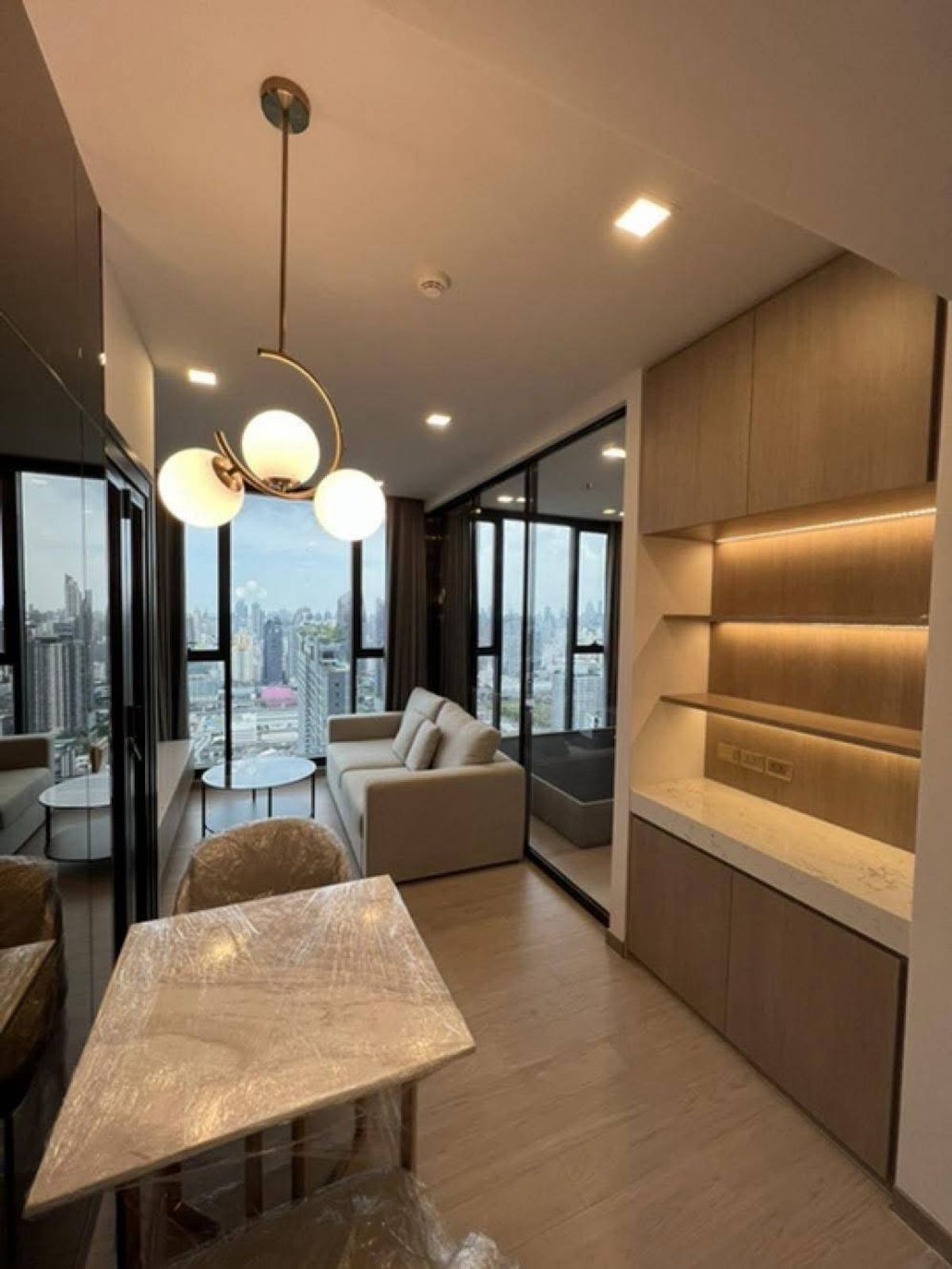 ให้เช่าคอนโดพระราม 9 เพชรบุรีตัดใหม่ RCA : 📢📢For Rent One9Five high floor