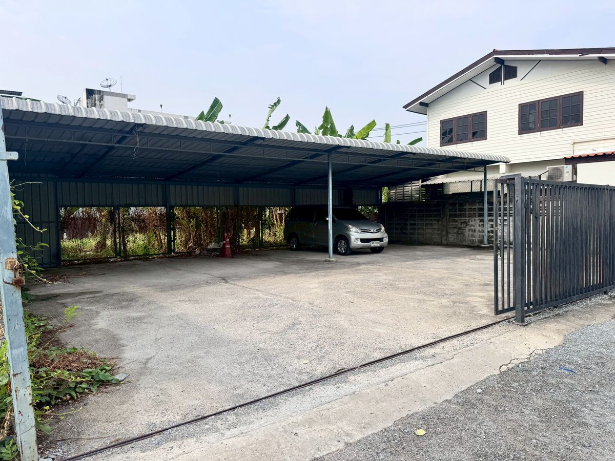 ขายที่ดินอ่อนนุช อุดมสุข : ขายที่ดิน ซอยอ่อนนุช 39 ถมแล้ว ขนาด 45 ตารางวา ขายพร้อมผู้เช่า ใกล้รถไฟฟ้าสายสีเหลือง (N.1656)