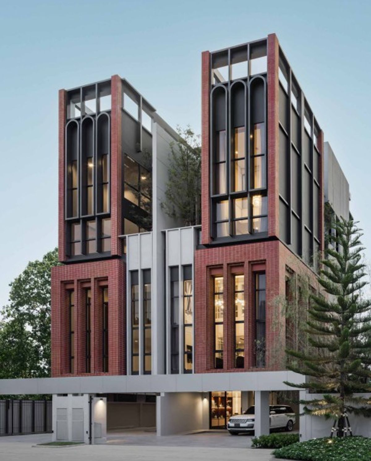 For SaleHome OfficeOnnut, Udomsuk : Sale District Sukhumvit 77 English style In the heart of Onnut starts 33 MB Call: 0859566196
