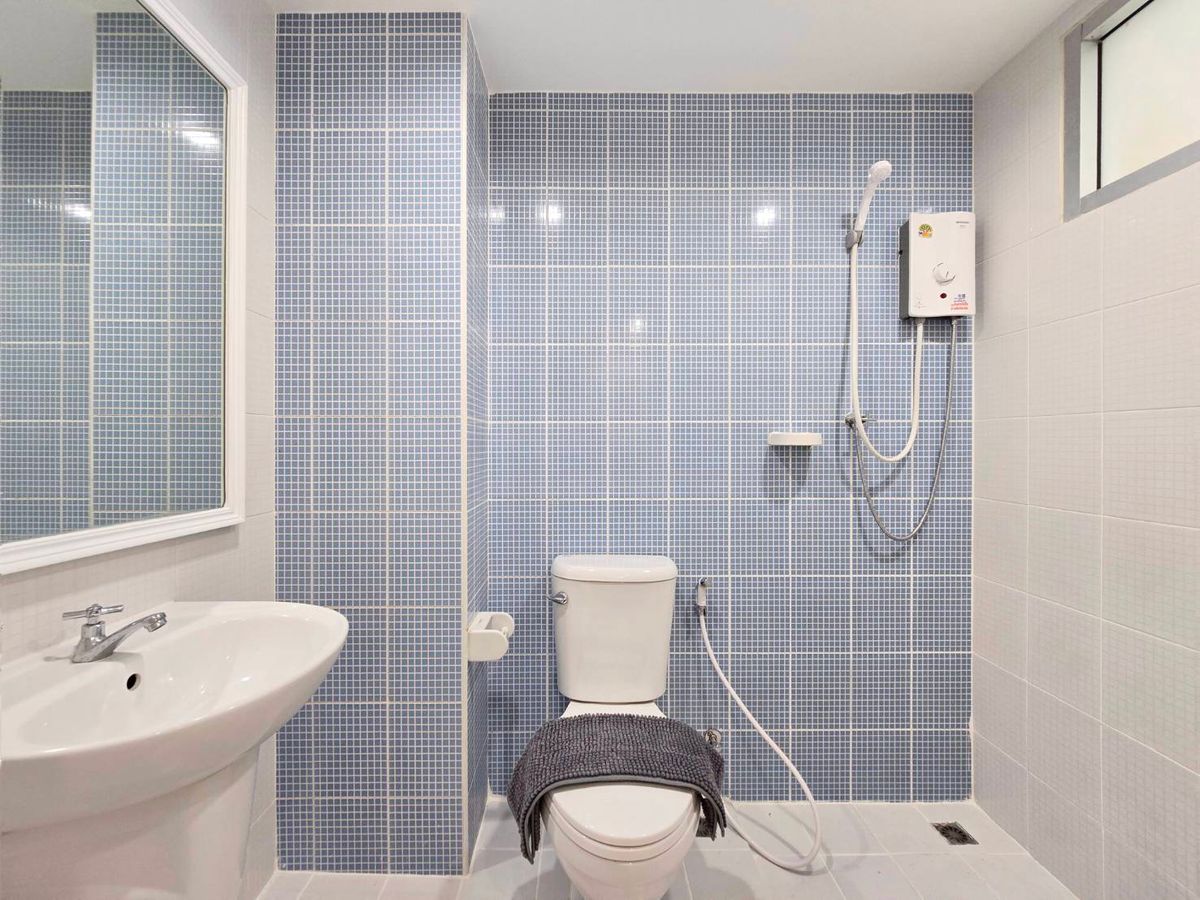 For SaleCondoKasetsart, Ratchayothin : 🏢 Good condo, location in the city center, a large room near Plaza Lagoon, just a few minutes, worth more than anyone else! 🌳 Double U Condominium Ladprao-Wang Hin 🌳