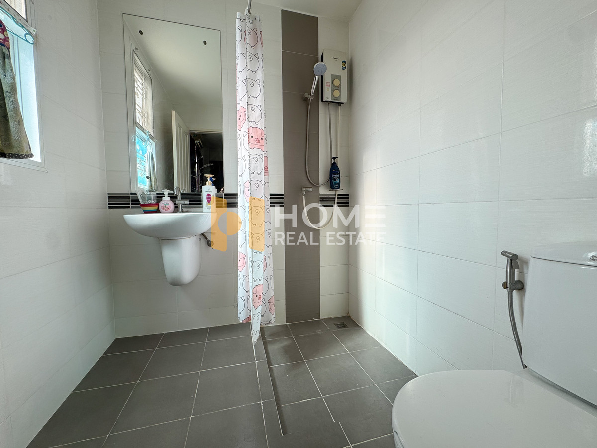 ขายทาวน์โฮมอ่อนนุช อุดมสุข : ขายด่วน! หลังมุม ต้นโครงการ ราคานี้ไม่มีแล้ว 🔥 ทาวน์ อเวนิว ศรีนครินทร์ / 3 ห้องนอน (ขายพร้อมผู้เช่า), Town Avenue Srinakarin / 3 Bedrooms (SALE WITH TENANT) FON042