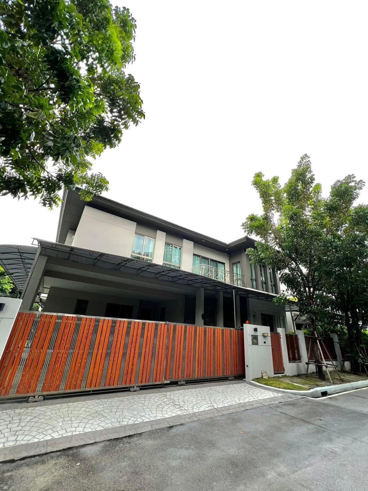 ขายบ้านสมุทรปราการ สำโรง : ขายบ้านเดี่ยวสุดหรู Grand Bangkok Boulevard ศรีนครินทร์