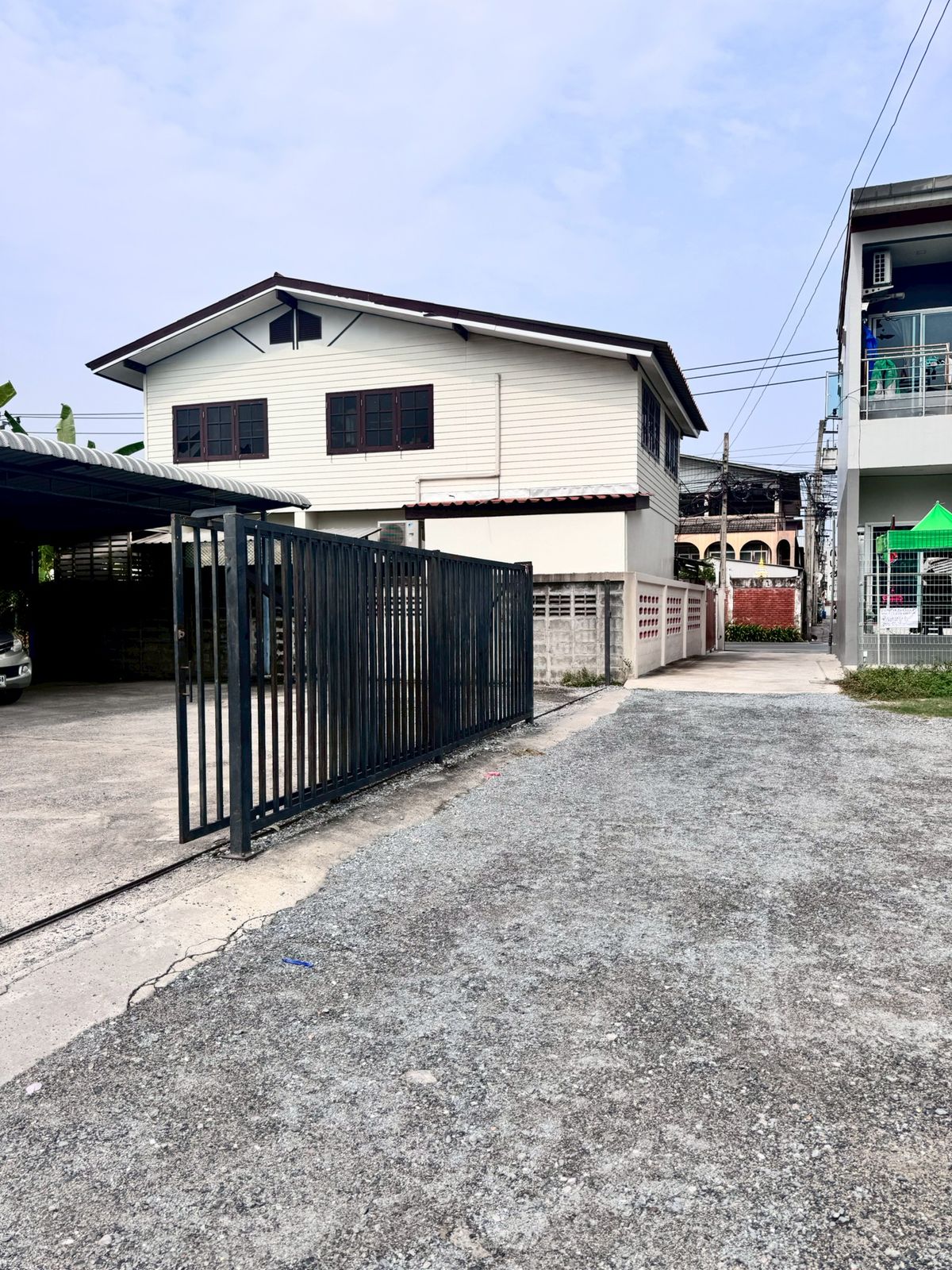 ขายที่ดินอ่อนนุช อุดมสุข : ขายที่ดิน ซอยอ่อนนุช 39 ถมแล้ว ขนาด 45 ตารางวา ขายพร้อมผู้เช่า ใกล้รถไฟฟ้าสายสีเหลือง (N.1656)