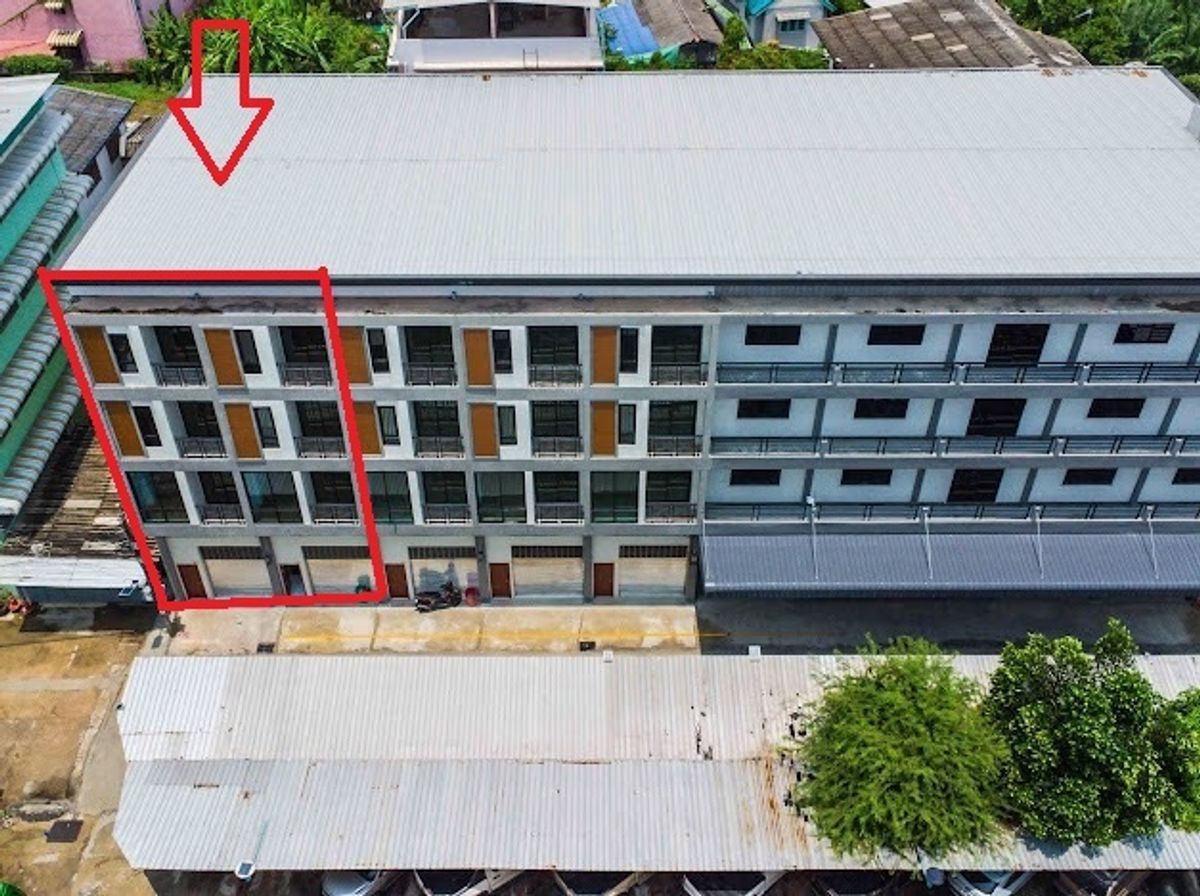 ขายอาคารพาณิชย์ปิ่นเกล้า จรัญสนิทวงศ์ : รีโนเวทใหม่ทั้งหมด !!! เหมาะทำออฟฟิศ คลังสินค้า ขายตึกแถว 4  ชั้น 2 คูหา พื้นที่ 18/16.7 รวม 34.7 ตรว.  ในซอย จรัญสนิทวงศ์ 49 ทำเลดี ใกล้แยกปิ่นเกล้า และสะพานพระราม 8 ราคาพิเศษ!!