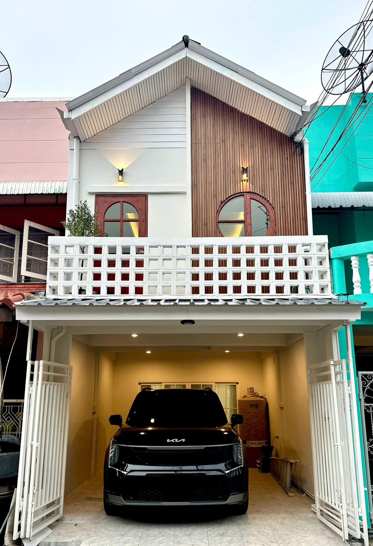 ขายทาวน์โฮมบางนา แบริ่ง ลาซาล : ทาวน์เฮ้าส์ ถนนสรรพาวุธ / 2 ห้องนอน (ขาย), Townhouse Sanphawut Road / 2 Bedrooms (FOR SALE) JET030