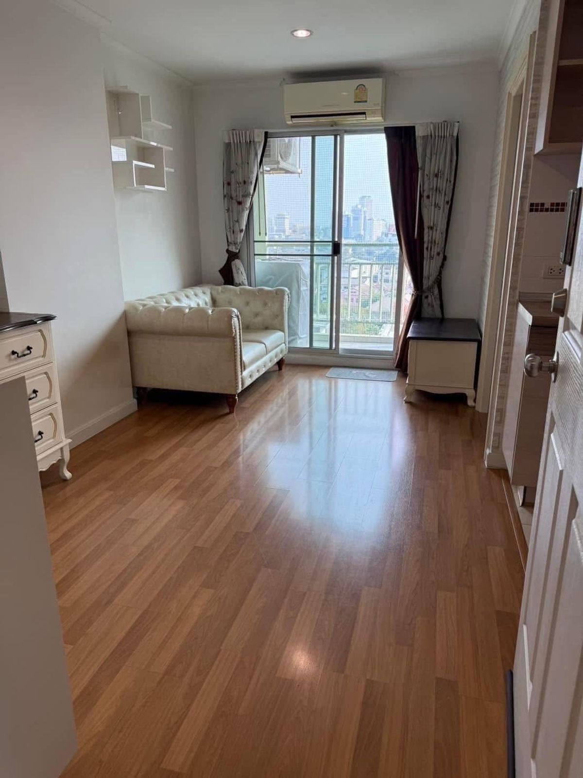 For SaleCondoKasetsart, Ratchayothin : Lumpini Place Ratchayothin Condo for sale, 1 bedroom, 1 bathroom, size 11, 30 square meters, price 2,990,000 baht.