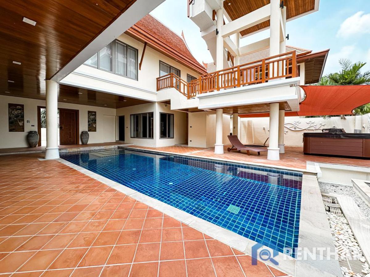 For SaleHousePattaya, Bangsaen, Chonburi : Luxurious 4-bed Villa in Pattaya, Private Pool & Furnished