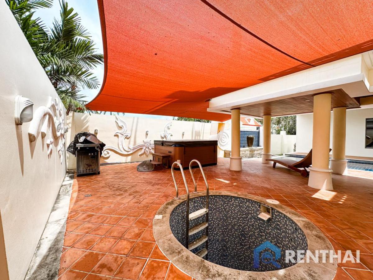 For SaleHousePattaya, Bangsaen, Chonburi : Luxurious 4-bed Villa in Pattaya, Private Pool & Furnished