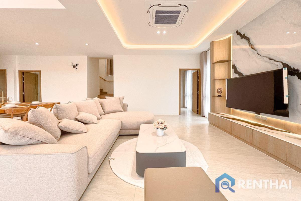 ขายบ้านพัทยา บางแสน ชลบุรี สัตหีบ : พร้อมเข้าอยู่ บ้านเดี่ยวสไตล์โมเดิร์น 4 ห้องนอน 4 ห้องน้ำ ในพัทยา