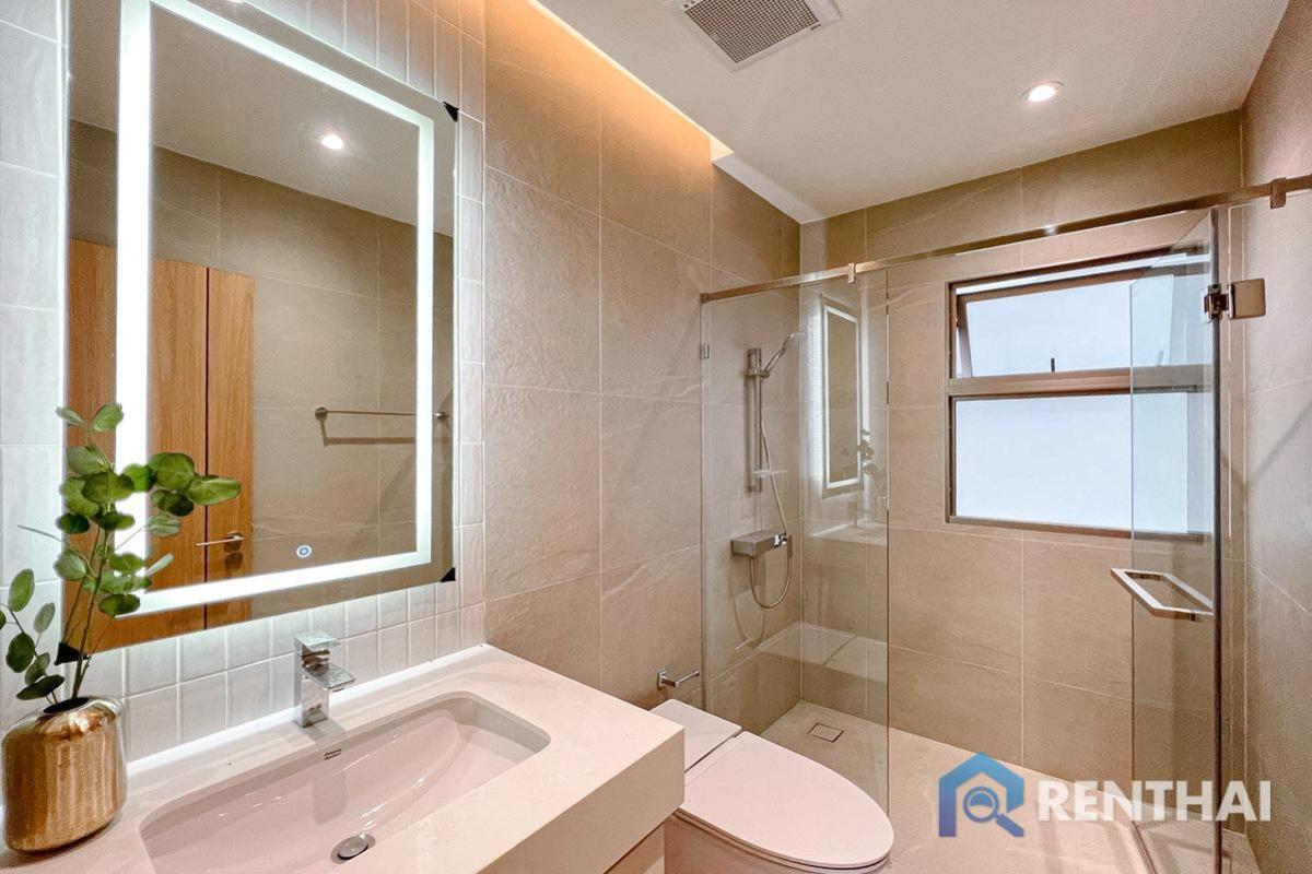 ขายบ้านพัทยา บางแสน ชลบุรี สัตหีบ : พร้อมเข้าอยู่ บ้านเดี่ยวสไตล์โมเดิร์น 4 ห้องนอน 4 ห้องน้ำ ในพัทยา