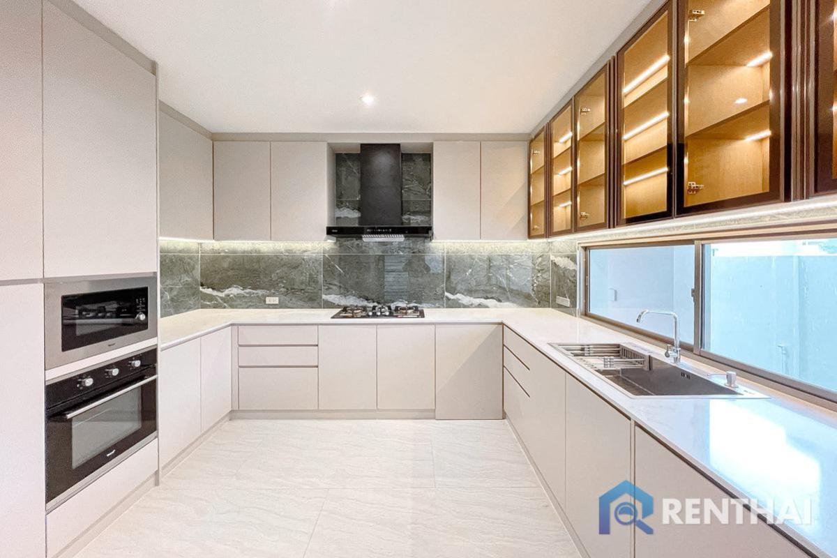 ขายบ้านพัทยา บางแสน ชลบุรี สัตหีบ : พร้อมเข้าอยู่ บ้านเดี่ยวสไตล์โมเดิร์น 4 ห้องนอน 4 ห้องน้ำ ในพัทยา