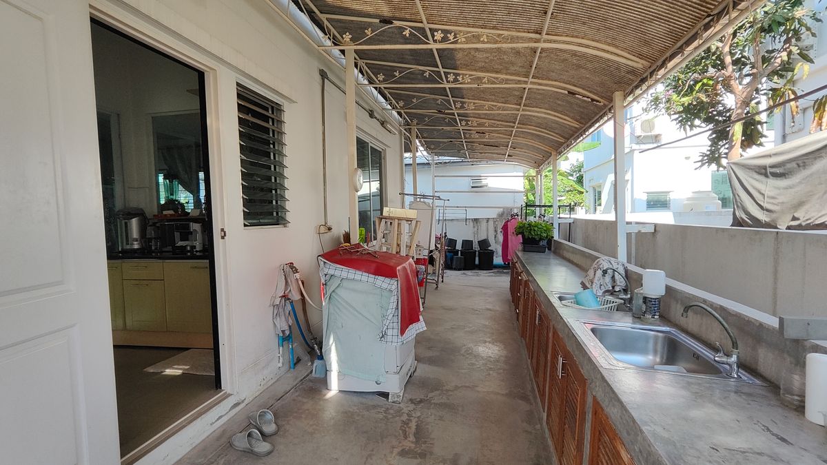 ขายบ้านพระราม 2 บางขุนเทียน : ขายบ้านเดี่ยว อินนิซิโอ พระราม 2  หน้าบ้านติดสวนกว้าง  ใกล้ส่วนกลาง บ้านต้นโครงการ