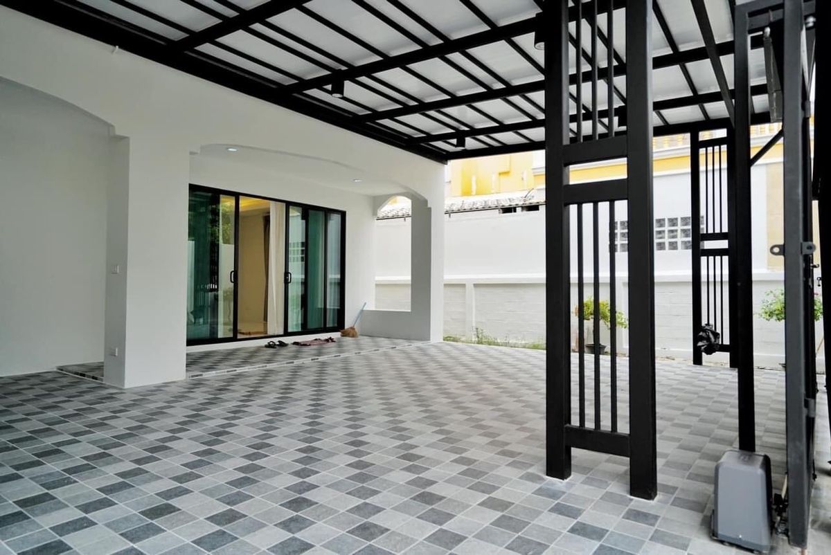 For SaleHouseLadkrabang, Suwannaphum Airport : The Master, Royal Soi Chalermprakiet 53 /5 Bedrooms (Sale), The Master Royal Soi Chaloem Phrakiat 53 /5 Bedrooms (SALE) FON030